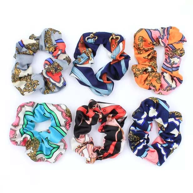 7887 molly & rose abstract scrunchy